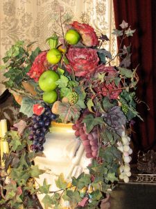 Vase w/fruit